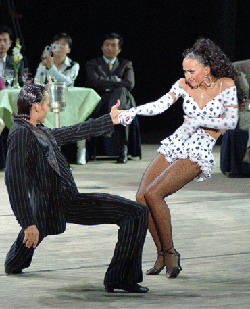 Slavik Kryklyvy i Karina Smirnoff - jive